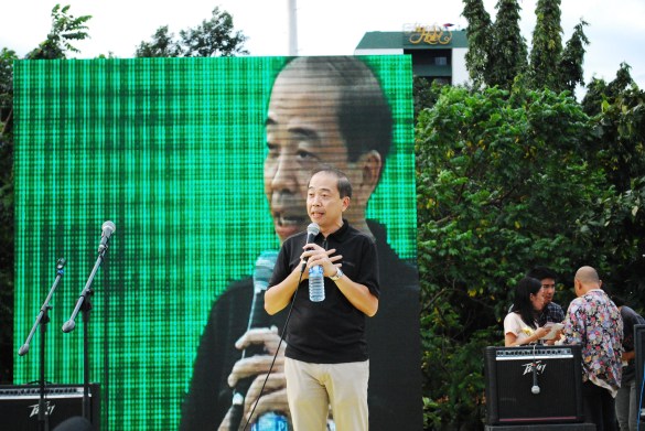 Anti Pork Barrel Rally – Luneta, September 13, 2013 - NBN-ZTE whistleblower Jun Lozada shows support to abolish pork 