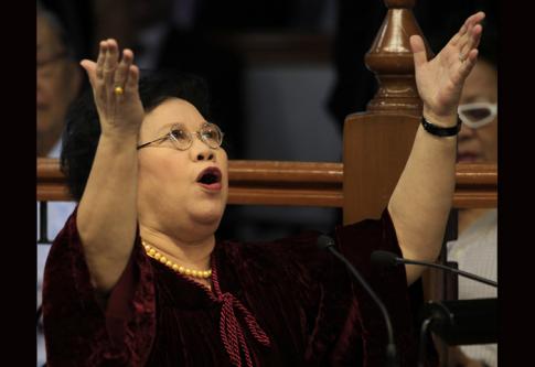 Palace Stupid Statement: Iglesia ni Cristo mass mobilization has NO POLITICAL message. ***Comment*** Only Miriam seems to get it right, she says those who do not get it are FOOLS. http://wp.me/p3QDQJ-re http://wp.me/p3QDQJ-r6 http://wp.me/p3QRCo-c6 http://wp.me/p3QRCo-bW http://wp.me/p3QRCo-bW http://wp.me/p3QDQJ-qC http://wp.me/p3QDQJ-p0