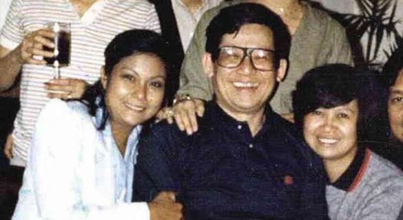 VIRAL Celebrity pic (1980s). Nora Aunor with Senator Ninoy Aquino, father of Philippine President Noynoy. The son recently rejected La Aunor as National Artist. http://wp.me/p3QDQJ-aV 