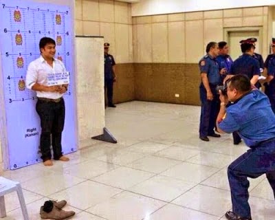 Celebrity photo goes viral. Philippine Senator and Movie Idol Bong Revilla goes to JAIL for the PLUNDER of public funds. http://wp.me/p3QDQJ-EV 
