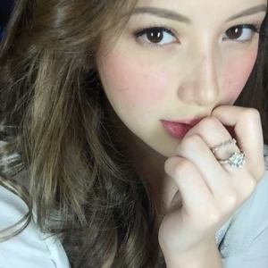 Ellen Adarna Instagram photo